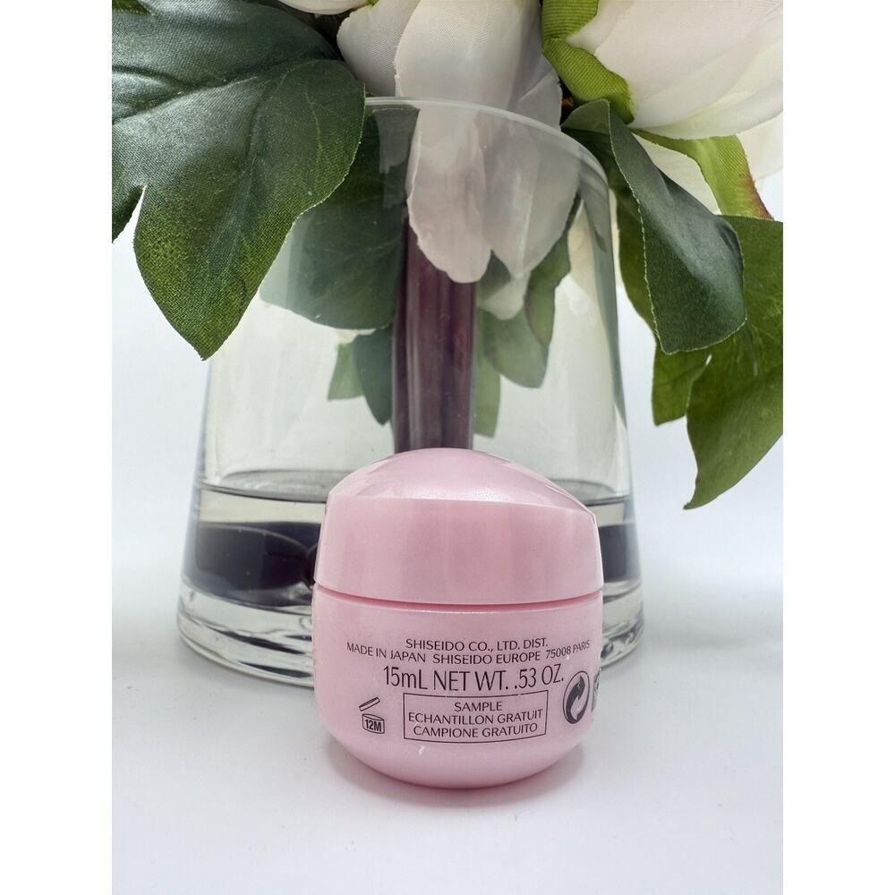 3 Shiseido White Lucent Brightening Gel Cream Travel Size 15ml / 0.53oz Each - Picture 3 of 3